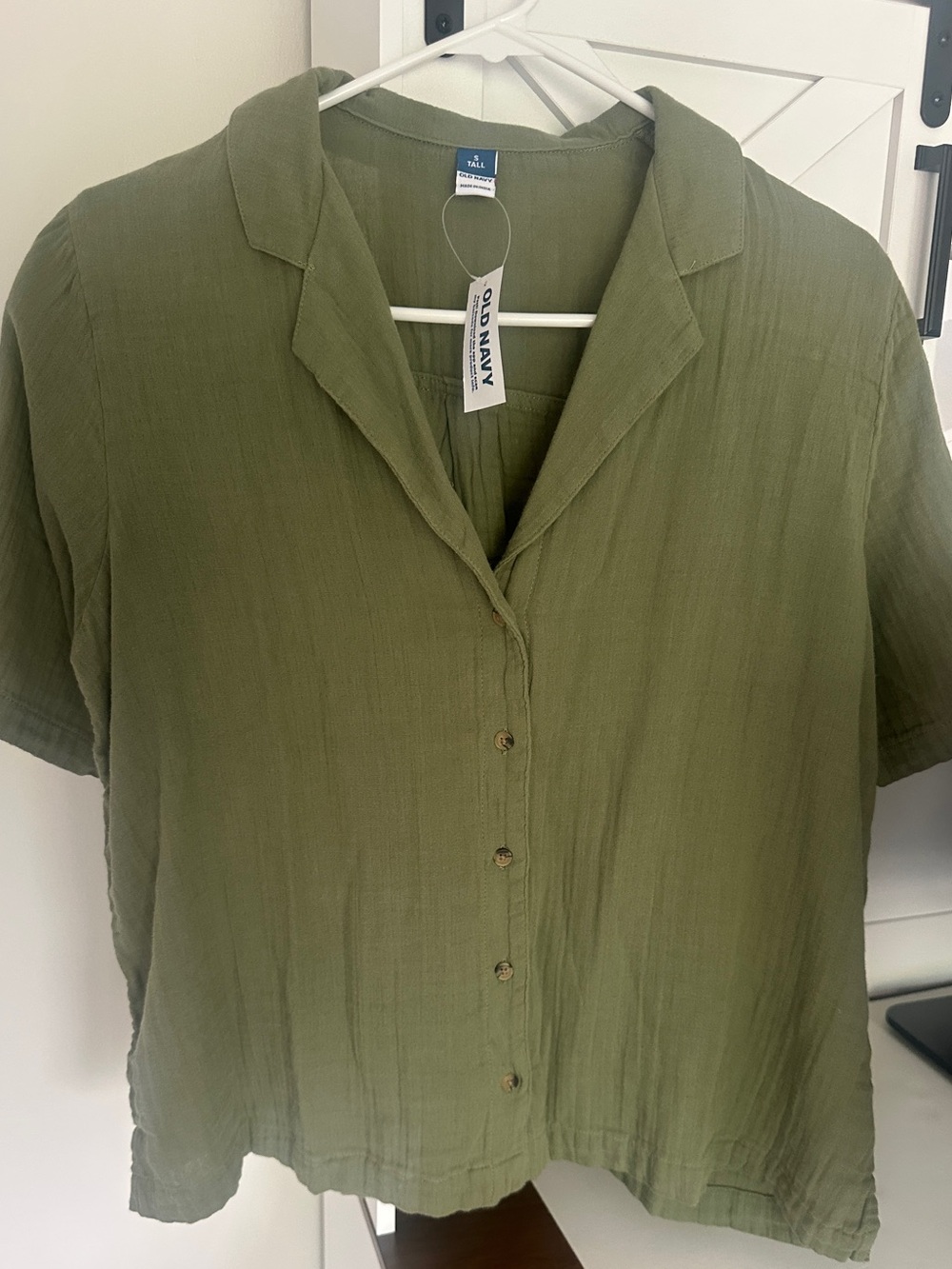NWT Old Navy Womens Olive Green Cotton Gauze Short Sleeve Button Down Small Tall